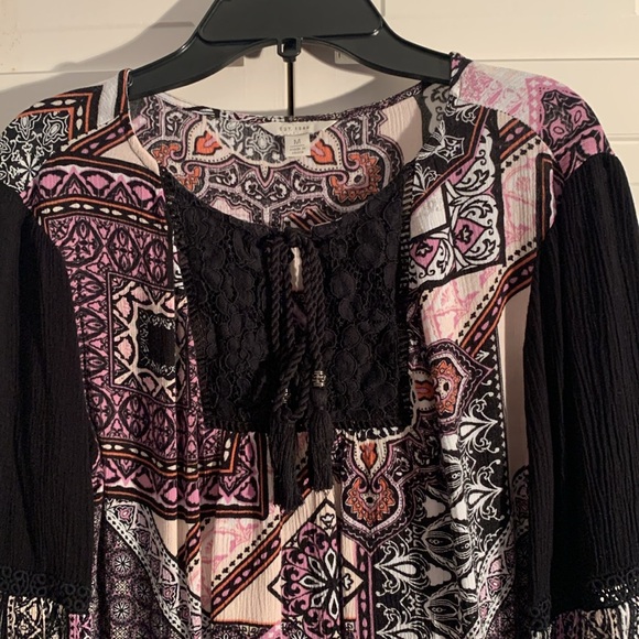 Cato Purple & Black 3/4 Sleeve Tie Front Boho Blouse EUC - Picture 2 of 10